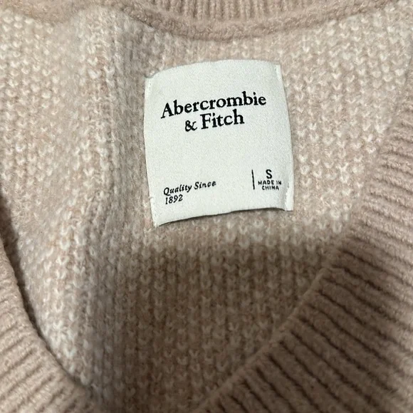 Abercrombie and Fitch white and tan vest - Picture 2 of 4